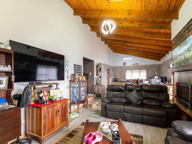 Family Haven with Ocean Views in Dana Bay - Photo 6