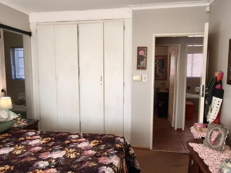 3 Bedroom 2 Bathroom 2 Garage for Sale in Eldoraigne - Photo 5