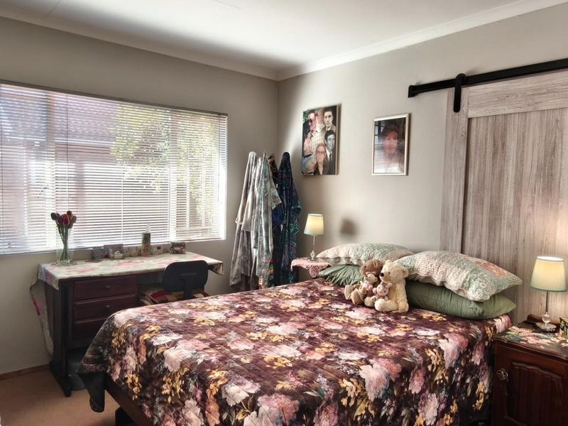 3 Bedroom 2 Bathroom 2 Garage for Sale in Eldoraigne - Photo 3