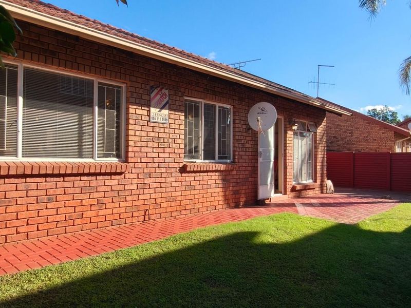 3 Bedroom 2 Bathroom 2 Garage for Sale in Eldoraigne - Photo 2