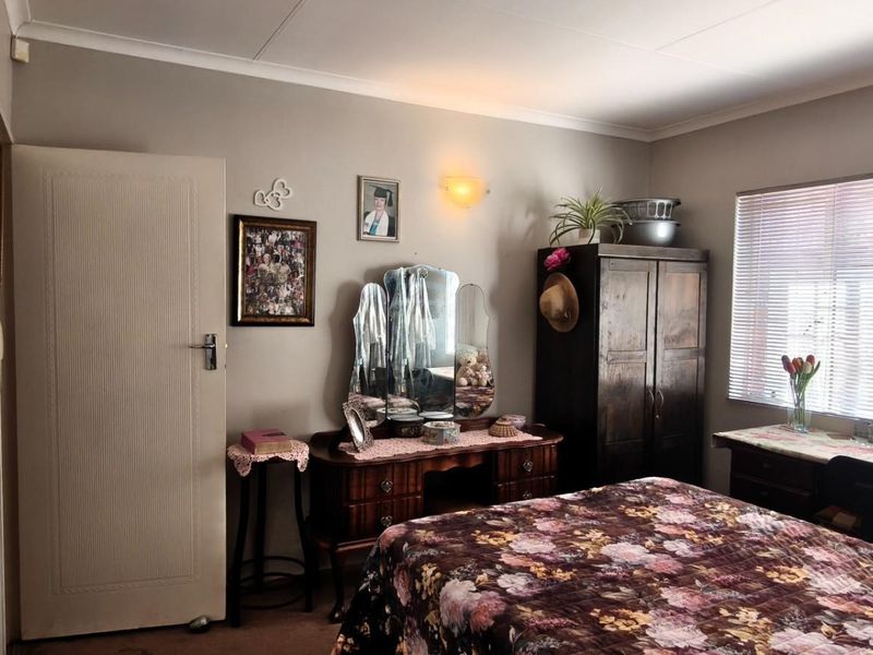 3 Bedroom 2 Bathroom 2 Garage for Sale in Eldoraigne - Photo 4