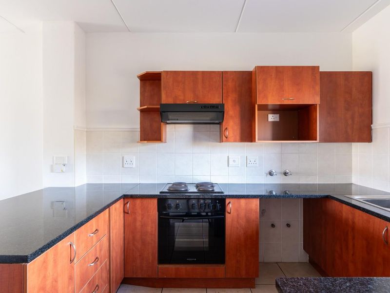 3-Bedroom Ground Floor Apartment in Langebaan Country Estate - Photo 4