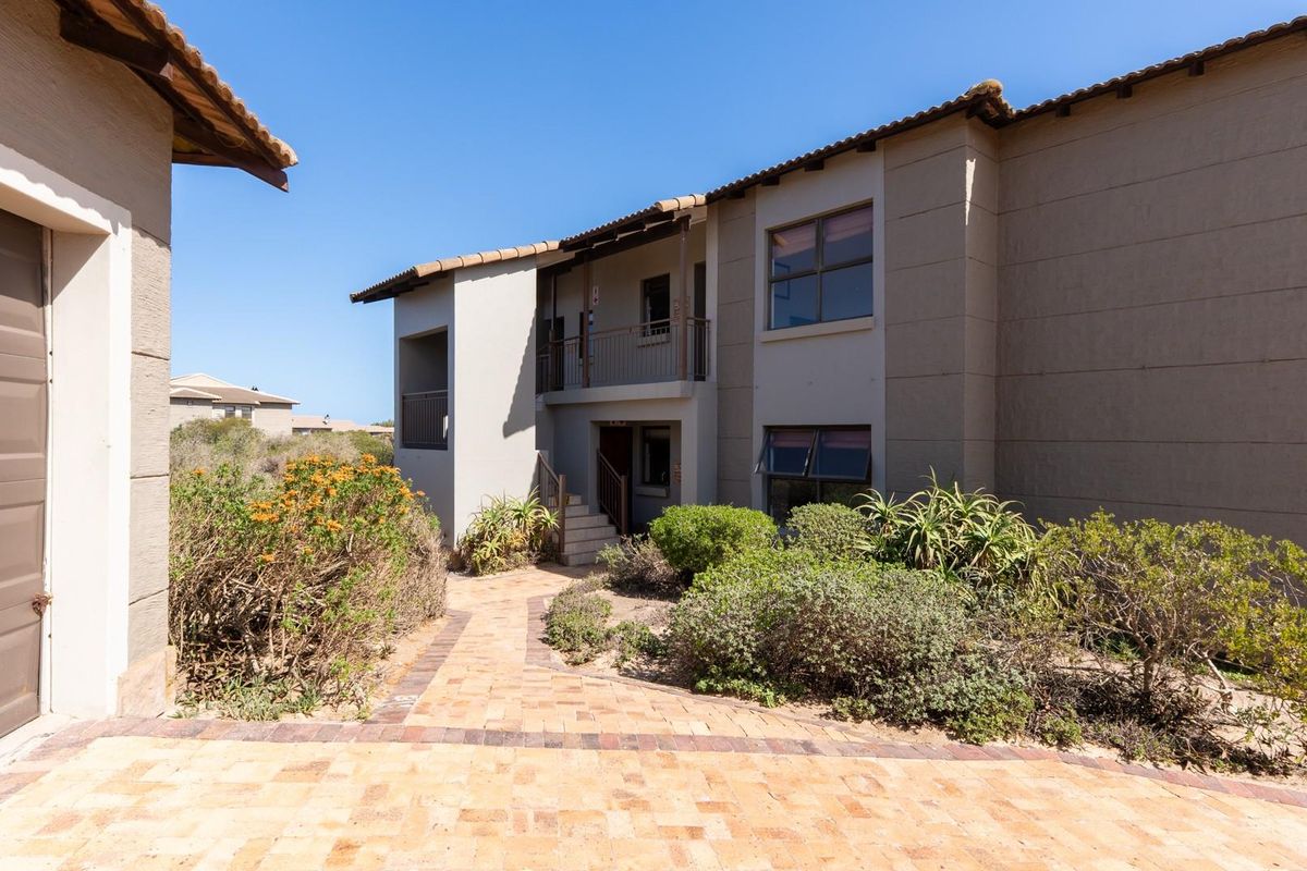 3-Bedroom Ground Floor Apartment in Langebaan Country Estate - Photo 2