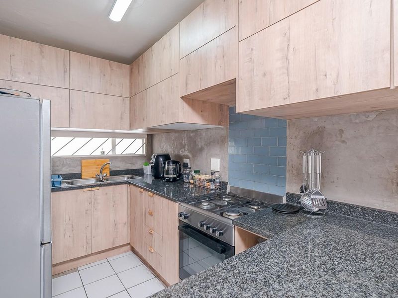 Modern Elegance in the Heart of Bryanston - Photo 7