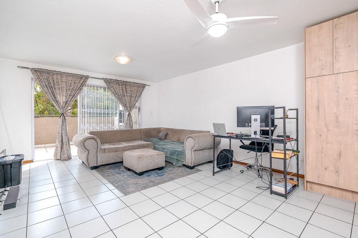 Modern Elegance in the Heart of Bryanston - Photo 2