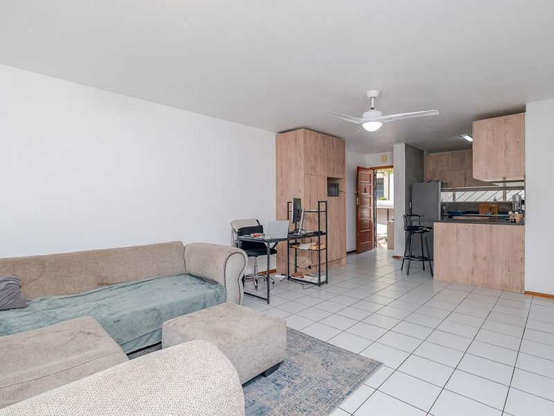 Modern Elegance in the Heart of Bryanston - Photo 4