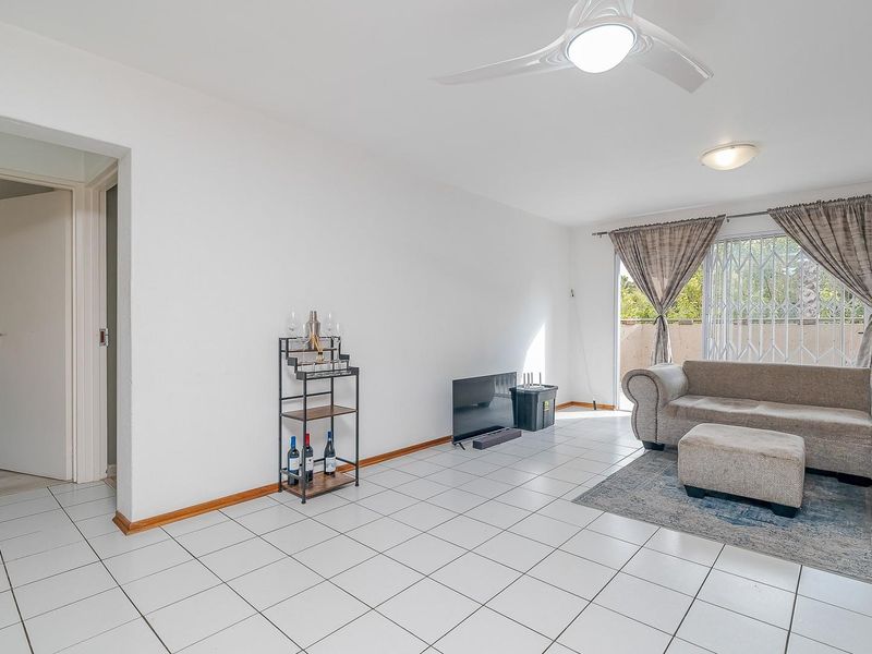 Modern Elegance in the Heart of Bryanston - Photo 1