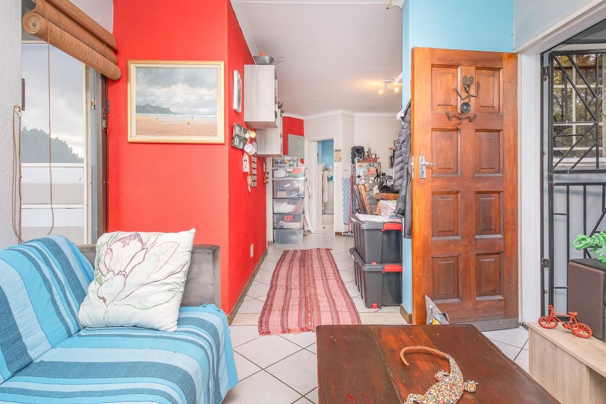Secure First Floor 2Bed 1Bath Apartment  For Sale- Boskruin - Photo 2