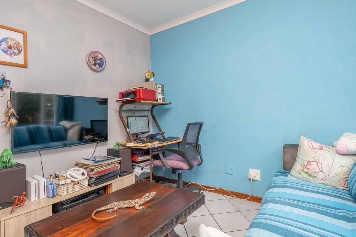 Secure First Floor 2Bed 1Bath Apartment  For Sale- Boskruin - Photo 3