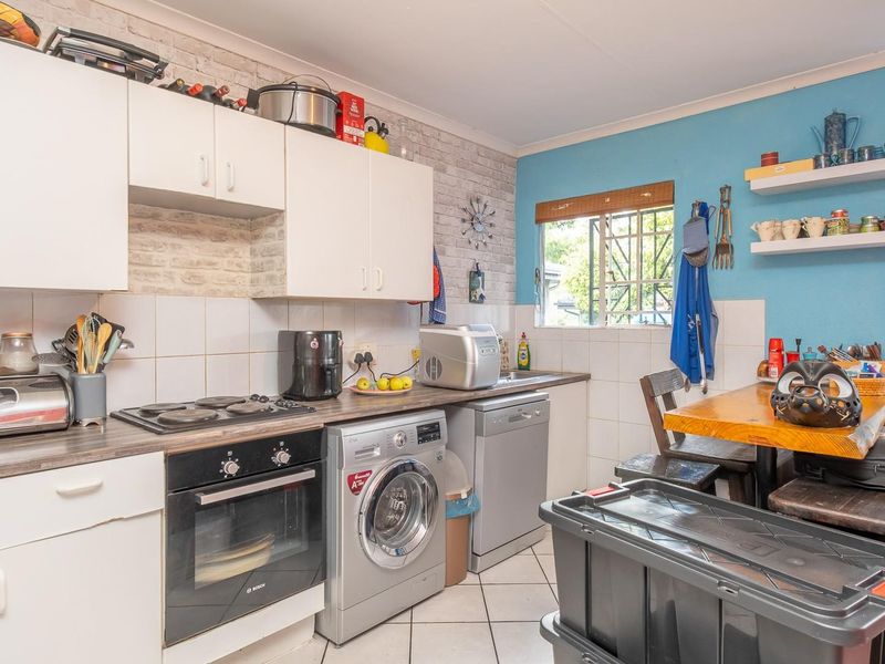 Secure First Floor 2Bed 1Bath Apartment  For Sale- Boskruin - Photo 5