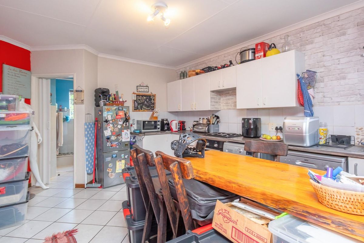 Secure First Floor 2Bed 1Bath Apartment  For Sale- Boskruin - Photo 4