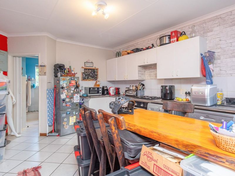 Secure First Floor 2Bed 1Bath Apartment  For Sale- Boskruin - Photo 4