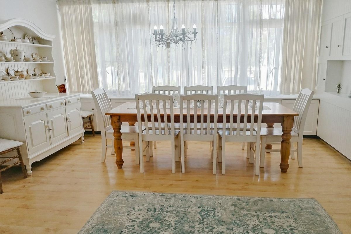 RARE 9-BEDROOM GEM IN ONDER-PAPEGAAIBERG - Photo 4