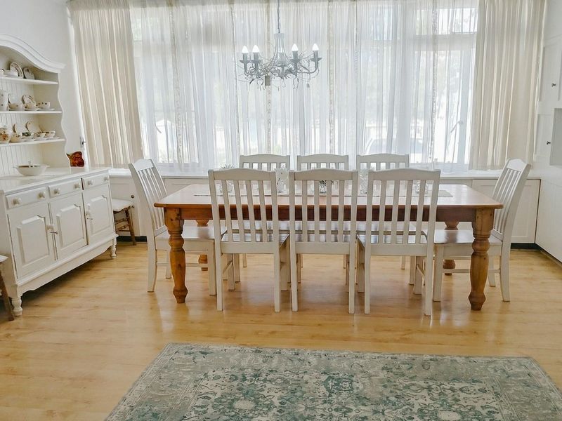 RARE 9-BEDROOM GEM IN ONDER-PAPEGAAIBERG - Photo 4