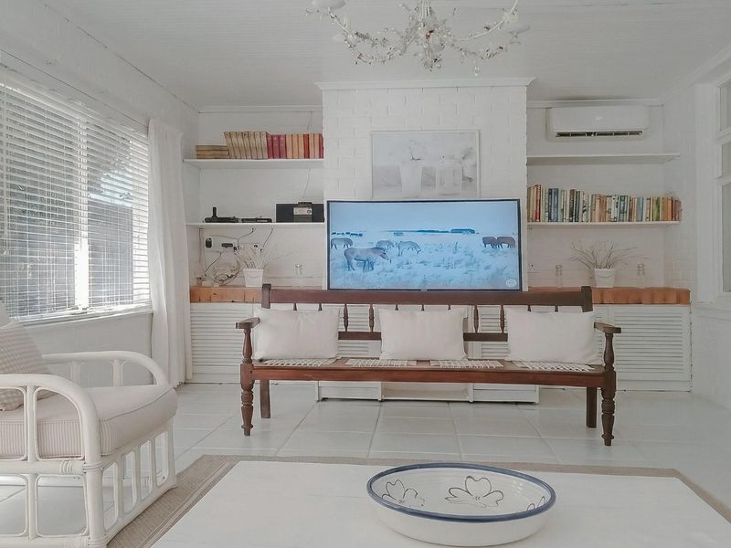 RARE 9-BEDROOM GEM IN ONDER-PAPEGAAIBERG - Photo 5