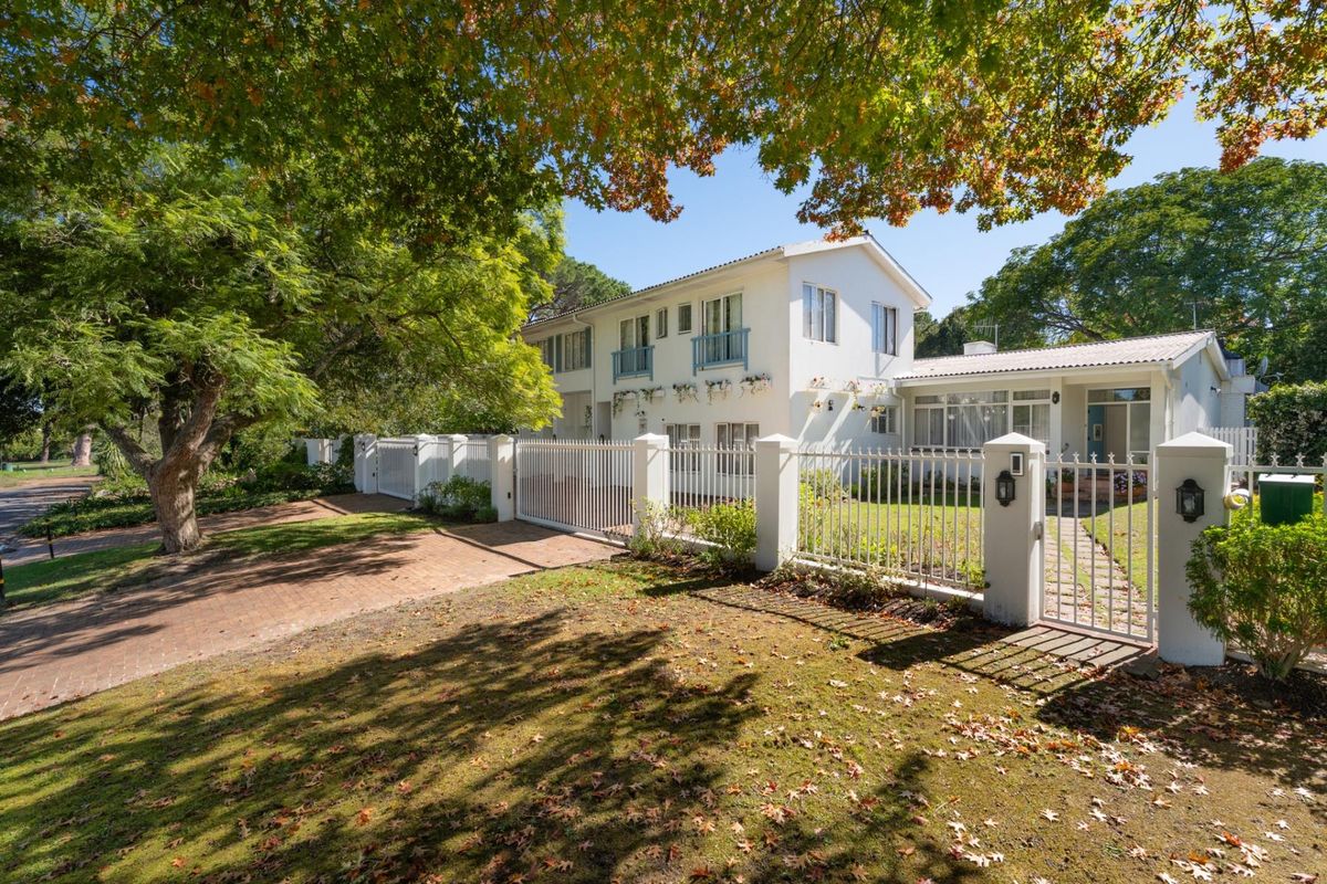 RARE 9-BEDROOM GEM IN ONDER-PAPEGAAIBERG - Photo 2