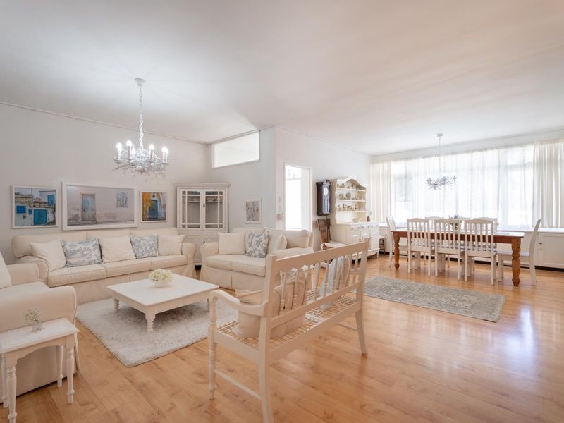RARE 9-BEDROOM GEM IN ONDER-PAPEGAAIBERG - Photo 2