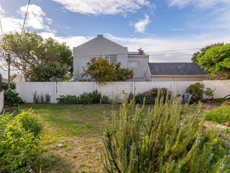 Well-located North-Facing Home with exceptional potential in Westcliff - Photo 5