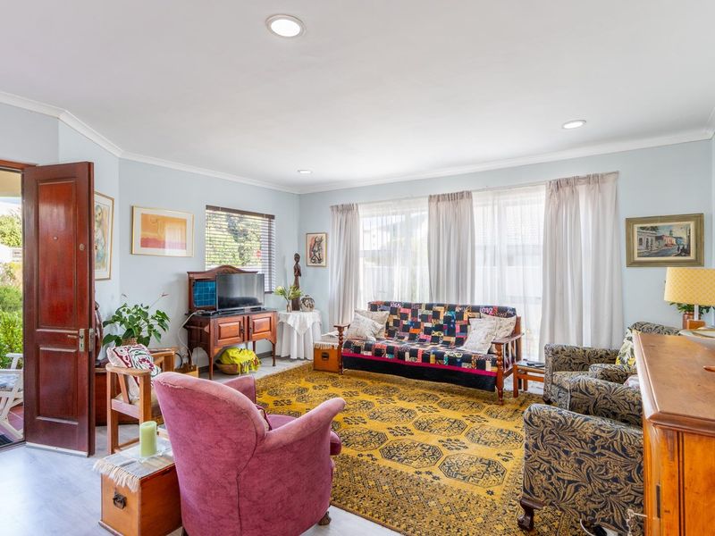 Well-located North-Facing Home with exceptional potential in Westcliff - Photo 7