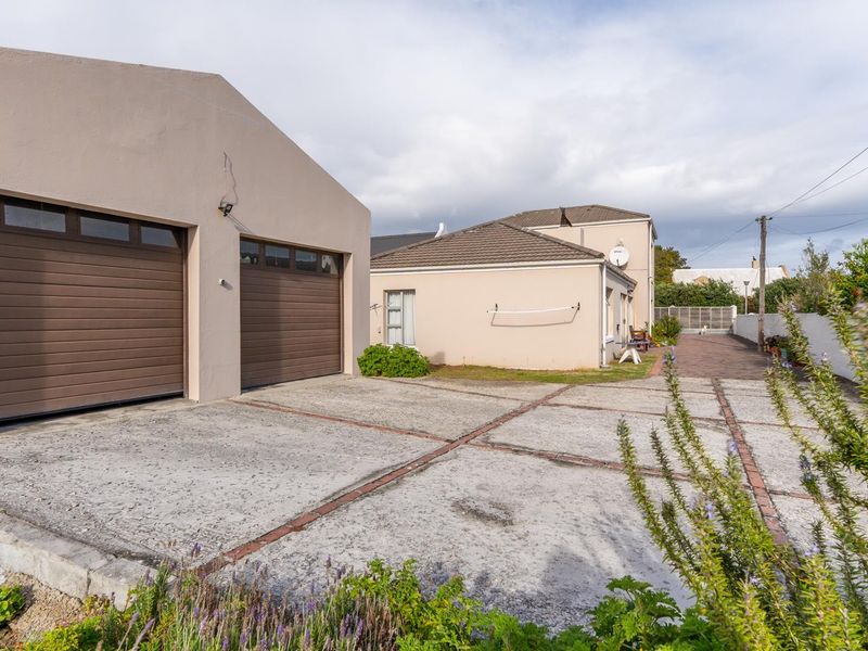 Well-located North-Facing Home with exceptional potential in Westcliff - Photo 4