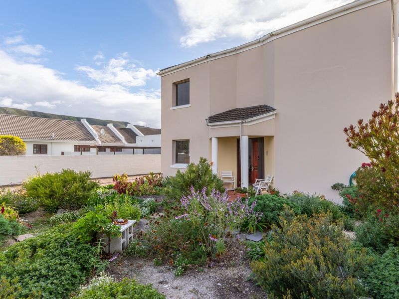 Well-located North-Facing Home with exceptional potential in Westcliff - Photo 3