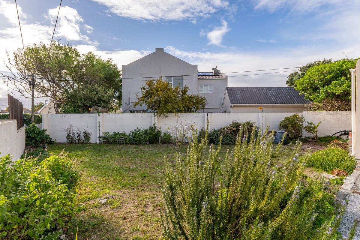 Well-located North-Facing Home with exceptional potential in Westcliff - Photo 5