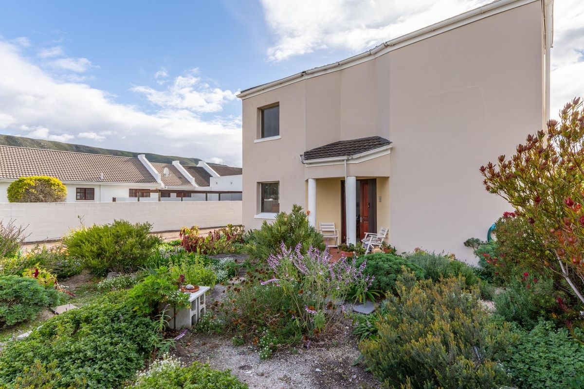 Well-located North-Facing Home with exceptional potential in Westcliff - Photo 3