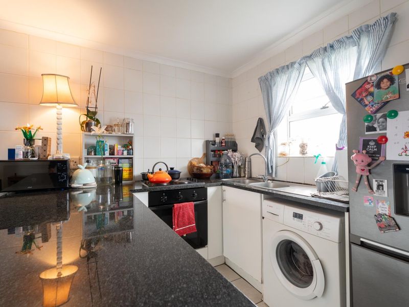 Stunning 2-bedroom apartment in the ever popular Aroma Sands complex in Vredekloof East, Brackenfell - Photo 3