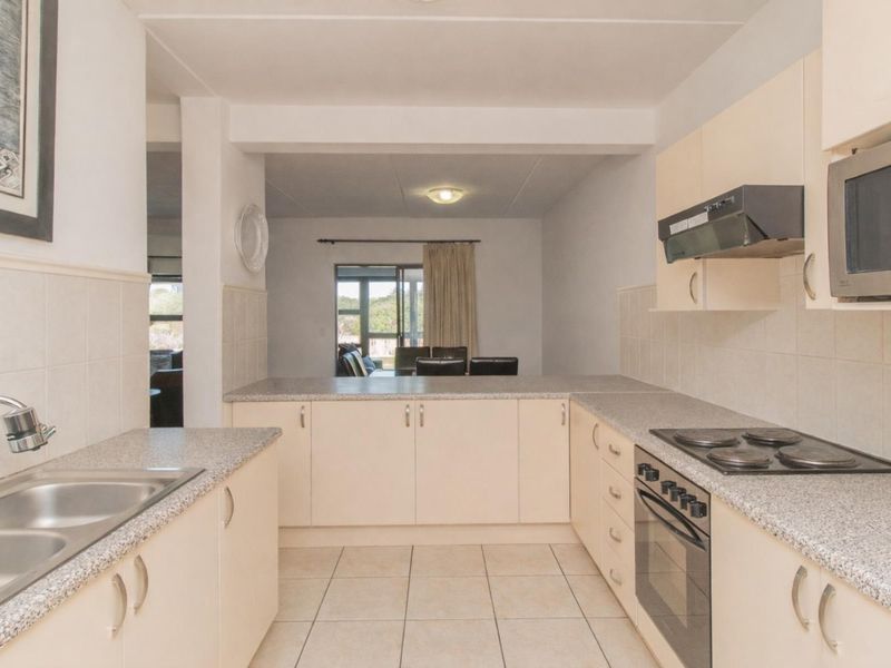 4 Bedroom Townhouse to Rent | Langebaan Country Estate | Prime Location - Photo 6