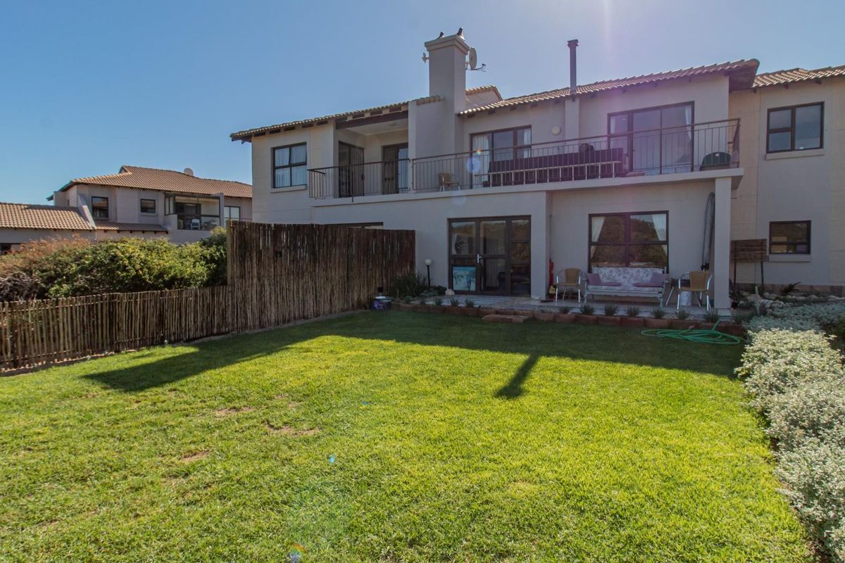 4 Bedroom Townhouse to Rent | Langebaan Country Estate | Prime Location - Photo 2