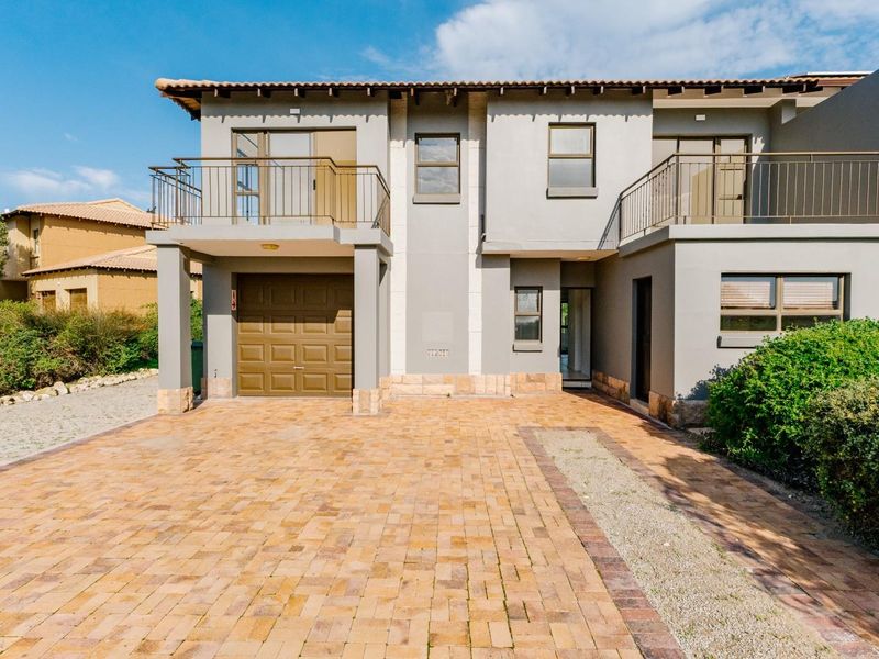 4 Bedroom Townhouse to Rent | Langebaan Country Estate | Prime Location - Photo 1