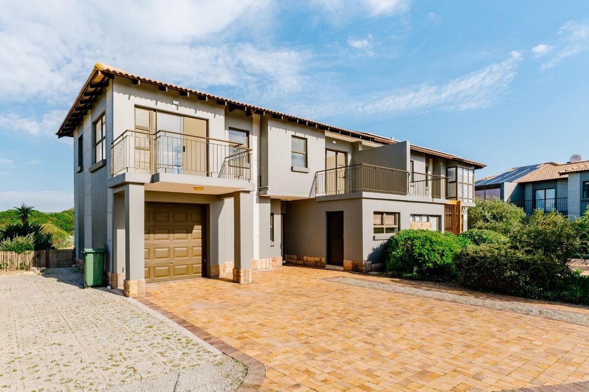 4 Bedroom Townhouse to Rent | Langebaan Country Estate | Prime Location - Photo 2