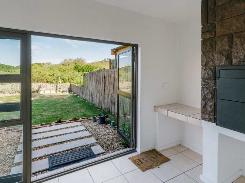4 Bedroom Townhouse to Rent | Langebaan Country Estate | Prime Location - Photo 9