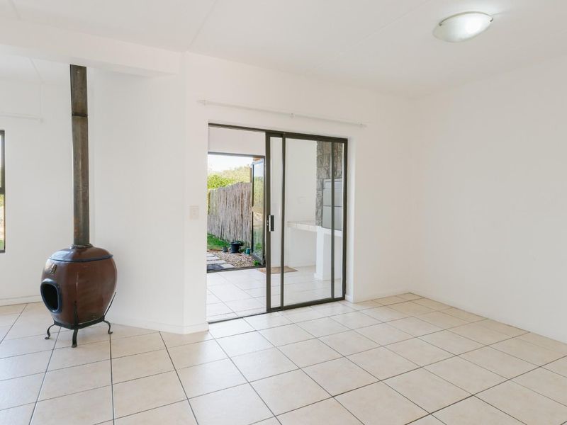 4 Bedroom Townhouse to Rent | Langebaan Country Estate | Prime Location - Photo 6