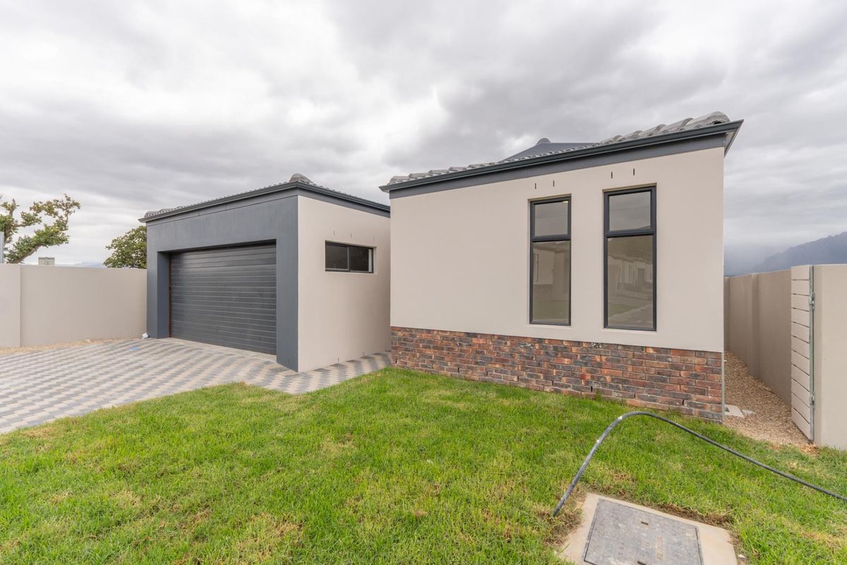 Modern Living with Mountain Views - Brand-New Home in Honeydew Country Estate - Photo 2