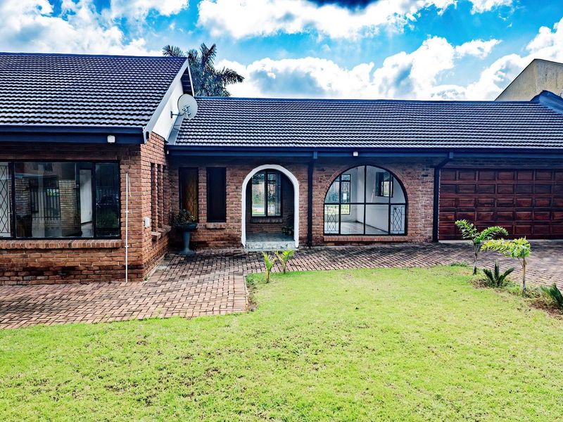 Spacious 3-Bedroom Home with Pool and Room to Add Your Touch - Photo 1