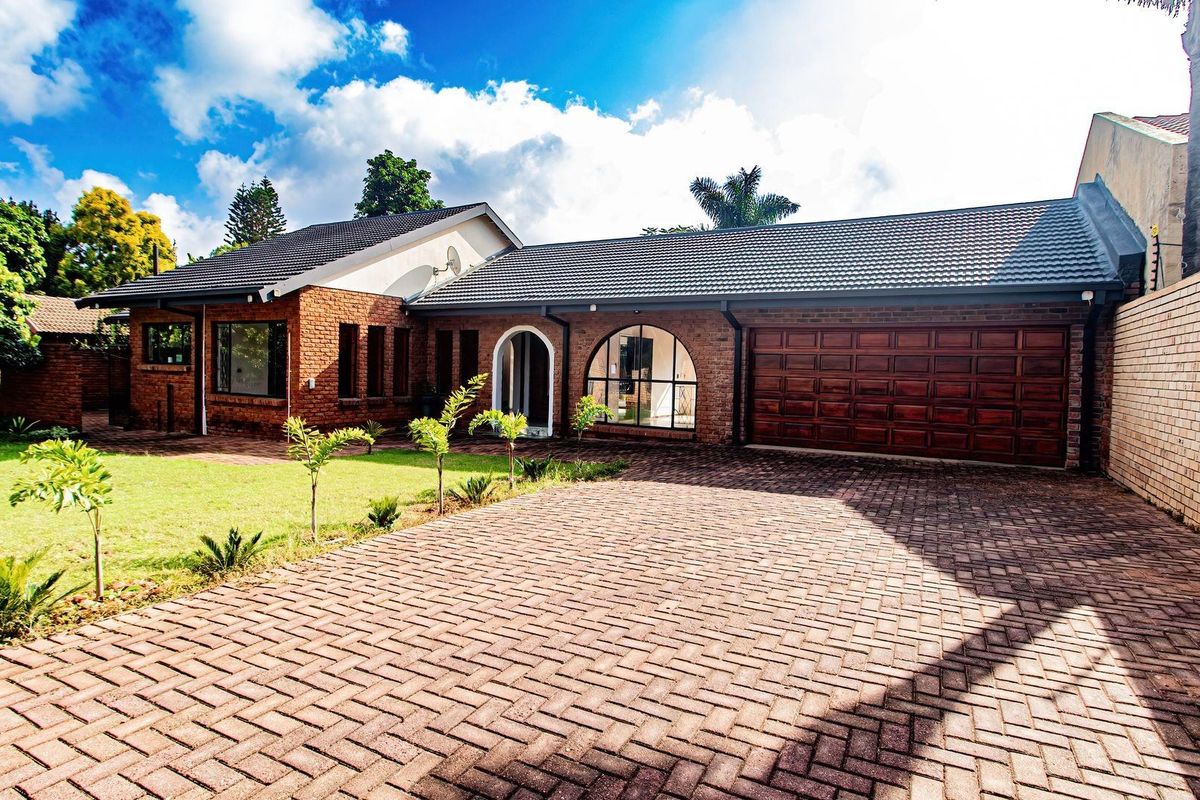 Spacious 3-Bedroom Home with Pool and Room to Add Your Touch - Photo 4