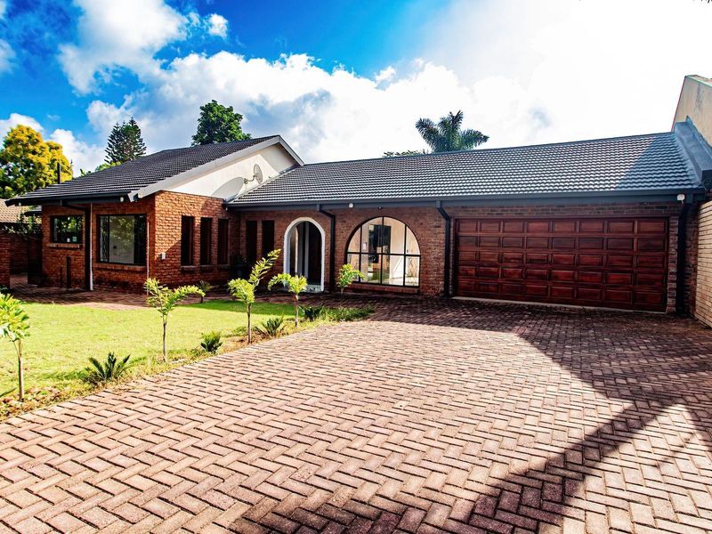 Spacious 3-Bedroom Home with Pool and Room to Add Your Touch - Photo 4