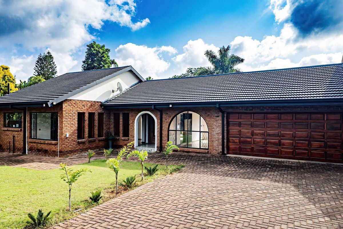 Spacious 3-Bedroom Home with Pool and Room to Add Your Touch - Photo 2