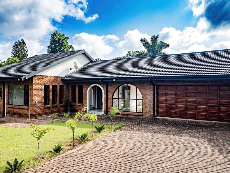 Spacious 3-Bedroom Home with Pool and Room to Add Your Touch - Photo 2