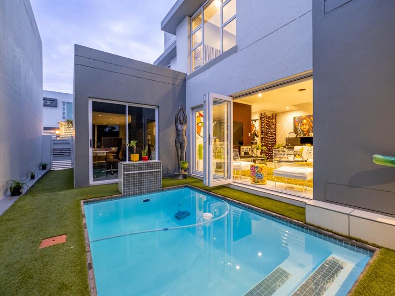 Modern 3-Bedroom All En-Suite Cluster with Pool in , Bryanston East - Photo 3