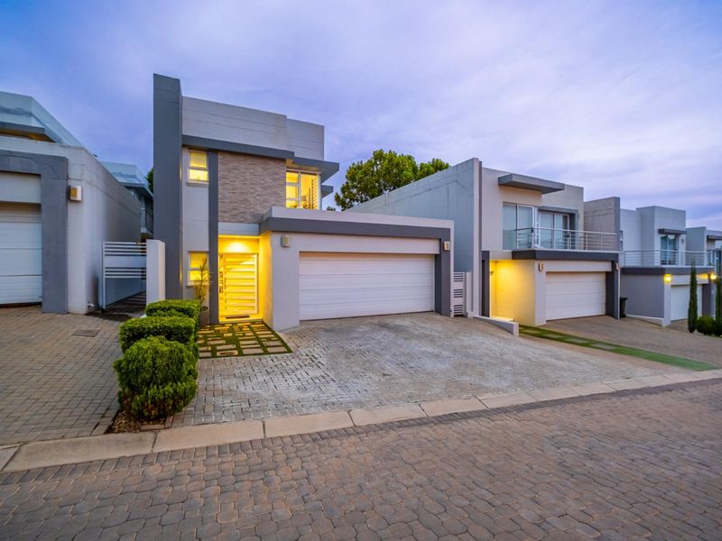 Modern 3-Bedroom All En-Suite Cluster with Pool in , Bryanston East - Photo 2