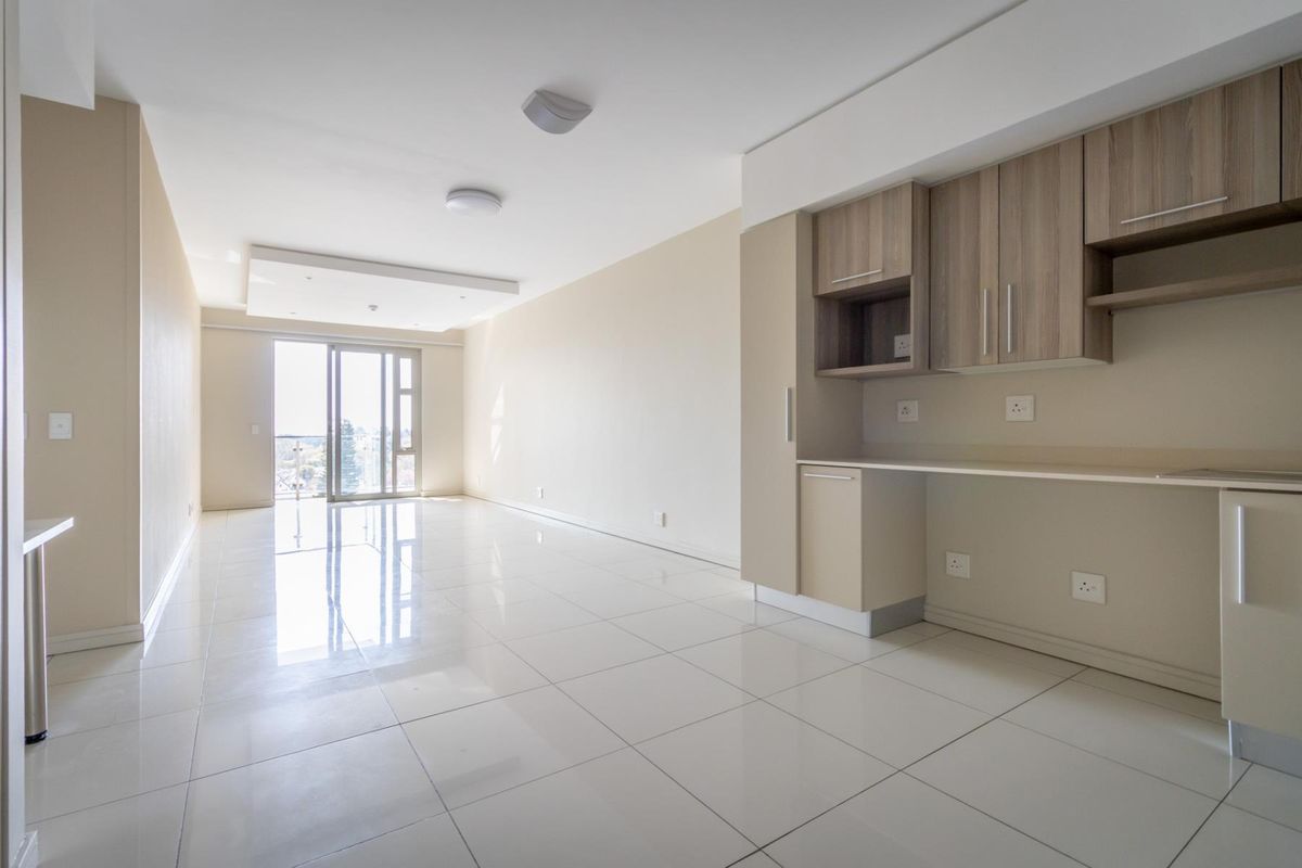 2 Bedroom Apartment Living with backup water and electricity. - Photo 3
