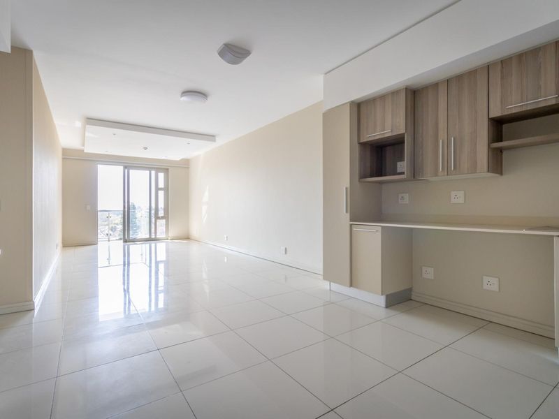 2 Bedroom Apartment Living with backup water and electricity. - Photo 3