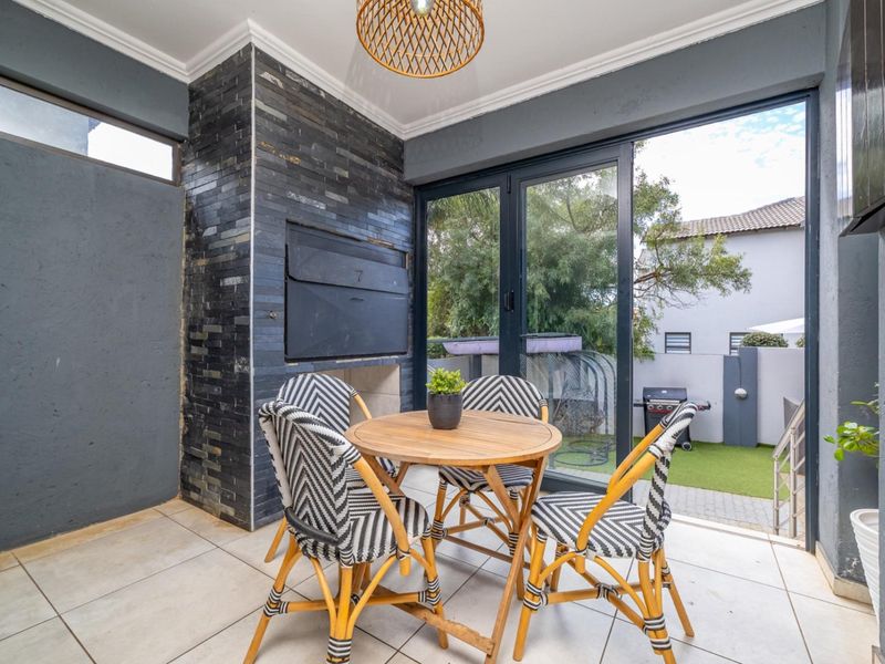 A Complete Family Home in a Prime Estate - Photo 3