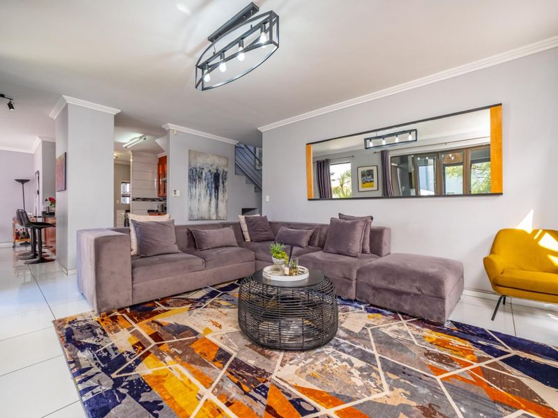 A Complete Family Home in a Prime Estate - Photo 9