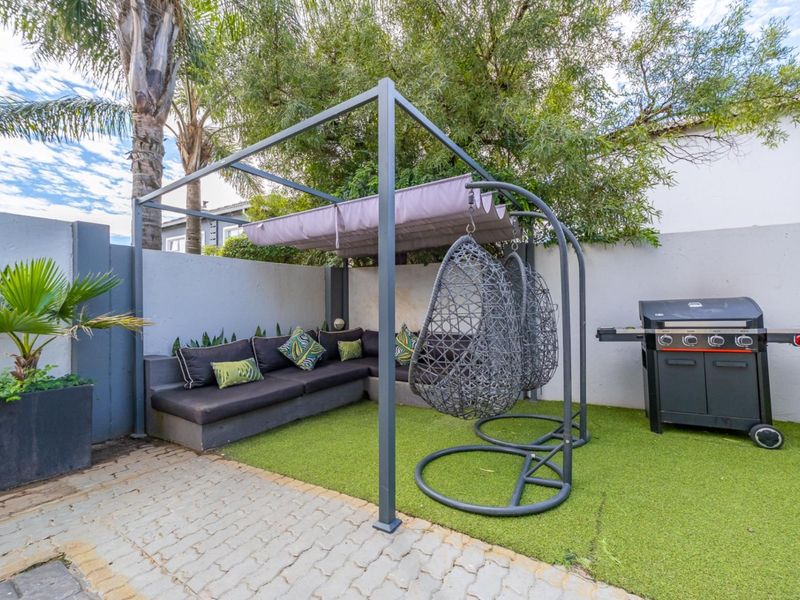 A Complete Family Home in a Prime Estate - Photo 4