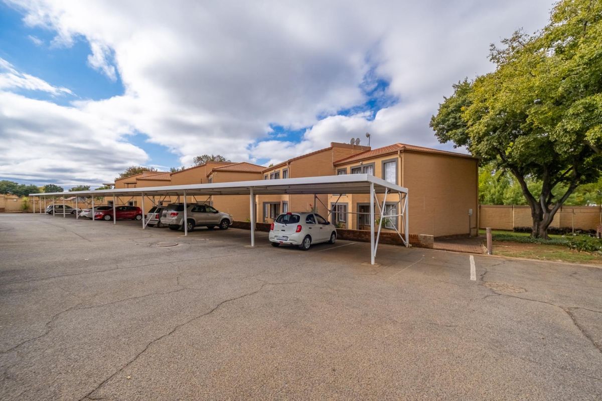 Immaculate Ground-Floor Gem with Modern Finishes, Top Security and Effortless Living - Photo 3