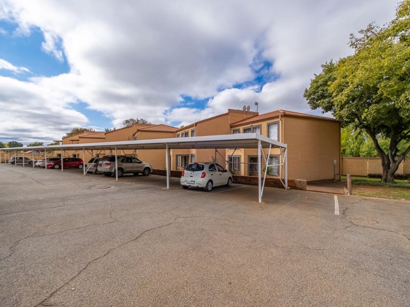 Immaculate Ground-Floor Gem with Modern Finishes, Top Security and Effortless Living - Photo 3