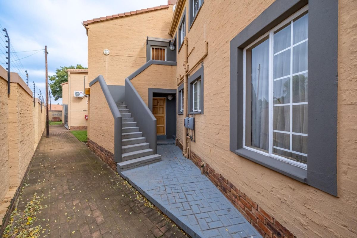 Immaculate Ground-Floor Gem with Modern Finishes, Top Security and Effortless Living - Photo 5